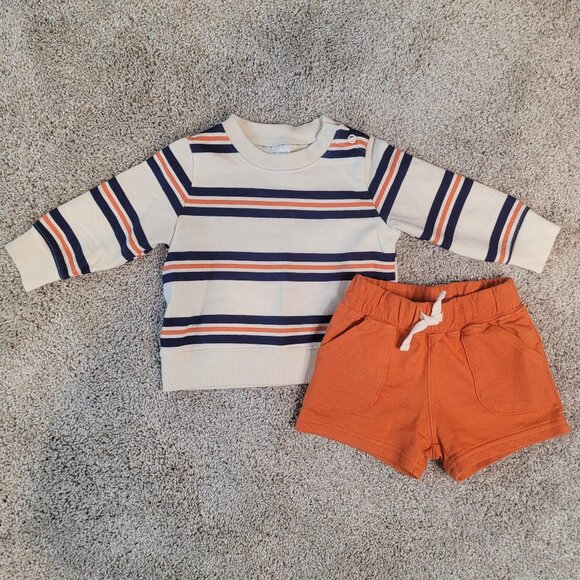 Like new! Carter’s Sweatshirt and Short Set- Size 3-6 Months - Picture 1 of 3